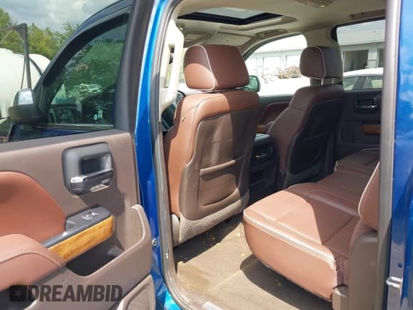 ✅ 2015 Chevrolet Silverado 1500 High Country • VIN: 3GCUKTEJ4FG309148 • Лот: 42969758. Опубликован ранее на IAAI с пробегом 124 225 миль. Бесплатный доступ к архиву аукционных продаж из США и подробный отчёт об истории автомобиля на DreamBid. Изображение 8.