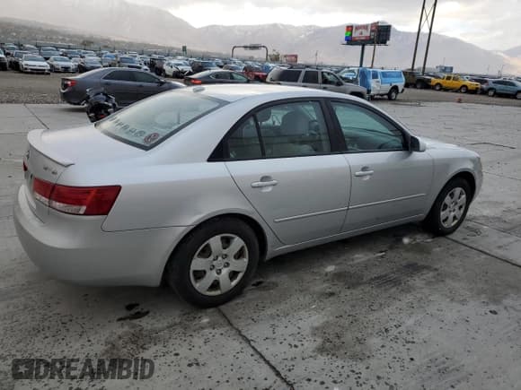 ✅ 2008 Hyundai Sonata GLS • VIN: 5NPET46C68H357705 • Лот: 79717664. Опубликован ранее на Copart с пробегом 189 968 миль. Бесплатный доступ к архиву аукционных продаж из США и подробный отчёт об истории автомобиля на DreamBid. Изображение 3.