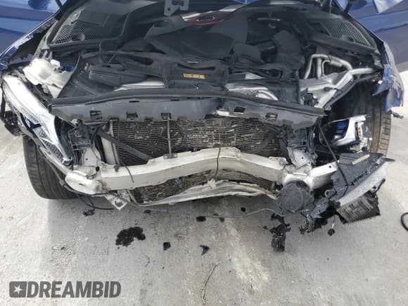 ✅ 2019 Mercedes-Benz C 43 AMG • VIN: 55SWF6EB4KU287626 • Lot: 53647985. Wystawiony na Copart z przebiegiem Nie podano. Bezpłatny archiwum sprzedaży aukcyjnych z USA i szczegółowy raport historii pojazdu na DreamBid. Zdjęcie 13.