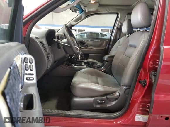 ✅ 2005 Ford Escape XLT • VIN: 1FMYU93175KE32530 • Lot: 89838685. Listed on Copart with 134,069 mi. Free auction sales archive from the USA and detailed vehicle history report at DreamBid. Image 7.