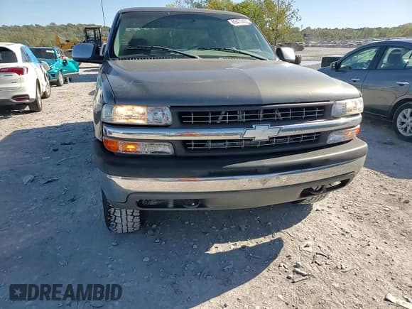 ✅ 2000 Chevrolet Silverado 1500 LS • VIN: 2GCEK19T8Y1155737 • Лот: 89473455. Опубликован ранее на Copart с пробегом 199 835 миль. Бесплатный доступ к архиву аукционных продаж из США и подробный отчёт об истории автомобиля на DreamBid. Изображение 13.