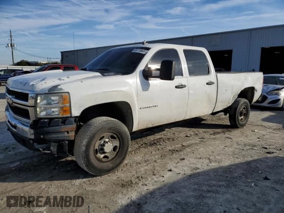 ✅ 2007 Chevrolet Silverado 2500HD 1LT • VIN: 1GCHC23K97F567432 • Lot: 89113865. Wystawiony na Copart z przebiegiem Nie podano. Bezpłatny archiwum sprzedaży aukcyjnych z USA i szczegółowy raport historii pojazdu na DreamBid. Zdjęcie 1.