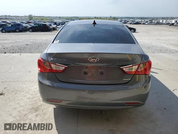 ✅ 2011 Hyundai Sonata SE • VIN: 5NPEC4AC5BH115048 • Lot: 80495185. Listed on Copart with 133,604 mi. Free auction sales archive from the USA and detailed vehicle history report at DreamBid. Image 6.