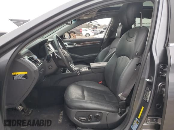 ✅ 2015 Hyundai Genesis 3.8L • VIN: KMHGN4JE4FU073399 • Lot: 86023994. Wystawiony na Copart z przebiegiem 55 820 mil. Bezpłatny archiwum sprzedaży aukcyjnych z USA i szczegółowy raport historii pojazdu na DreamBid. Zdjęcie 7.