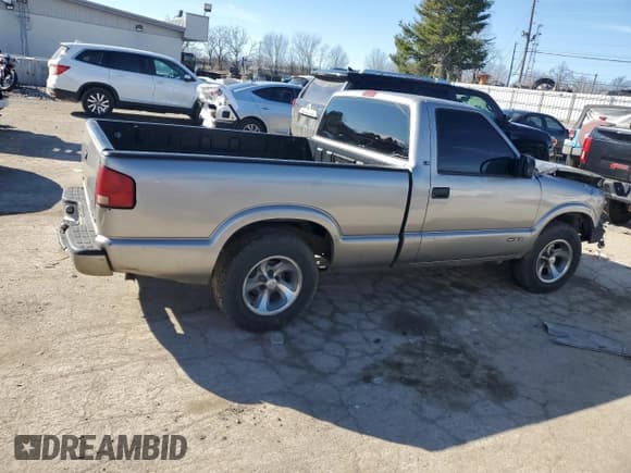 ✅ 2001 Chevrolet S-10 • VIN: 1GCCS14591K102650 • Лот: 87711225. Опубликован ранее на Copart с пробегом Не указан. Бесплатный доступ к архиву аукционных продаж из США и подробный отчёт об истории автомобиля на DreamBid. Изображение 3.
