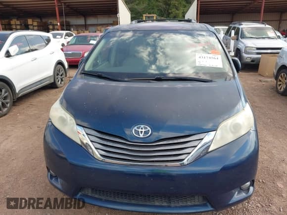 ✅ 2011 Toyota Sienna XLE AAS • VIN: 5TDYK3DC7BS121451 • Lot: 43174564. Listed on IAAI with 268,726 mi. Free auction sales archive from the USA and detailed vehicle history report at DreamBid. Image 6.