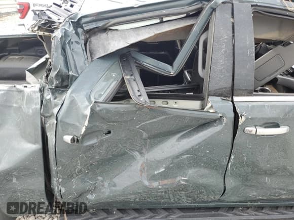 ✅ 2025 Chevrolet Silverado 1500 • VIN: 3GCUKGED8SG203913 • Lot: 53358535. Listed on Copart with Not provided. Free auction sales archive from the USA and detailed vehicle history report at DreamBid. Image 10.