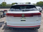 ✅ 2024 Volkswagen Atlas SEL Premium R-Line • VIN: 1V2FE2CA2RC229396 • Lot: 42022827. Wystawiony na IAAI z przebiegiem 8 691 mil. Bezpłatny archiwum sprzedaży aukcyjnych z USA i szczegółowy raport historii pojazdu na DreamBid. Zdjęcie 16.