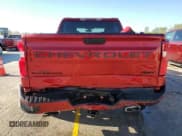 ✅ 2021 Chevrolet Silverado 1500 RST • VIN: 1GCUYEED4MZ180474 • Lot: 69986724. Wystawiony na Copart z przebiegiem 28 703 mil. Bezpłatny archiwum sprzedaży aukcyjnych z USA i szczegółowy raport historii pojazdu na DreamBid. Zdjęcie 6.