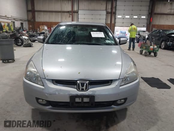 ✅ 2003 Honda Accord LX • VIN: 1HGCM56393A017945 • Lot: 43589416. Wystawiony na IAAI z przebiegiem 113 557 mil. Bezpłatny archiwum sprzedaży aukcyjnych z USA i szczegółowy raport historii pojazdu na DreamBid. Zdjęcie 12.