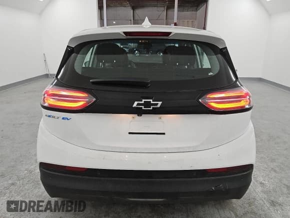 ✅ 2023 Chevrolet Bolt EV 1LT • VIN: 1G1FW6S07P4180808 • Лот: 46594025. Опубликован ранее на Copart с пробегом 28 098 миль. Бесплатный доступ к архиву аукционных продаж из США и подробный отчёт об истории автомобиля на DreamBid. Изображение 6.