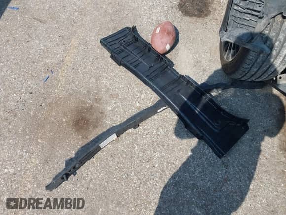 2020 Toyota Camry SE с VIN 4T1G11AK5LU875763, выставлен на аукционе IAAI как лот 43061075 с пробегом 84 575 миль миль и . История ставок и продаж доступна на DreamBid. Изображение 12.