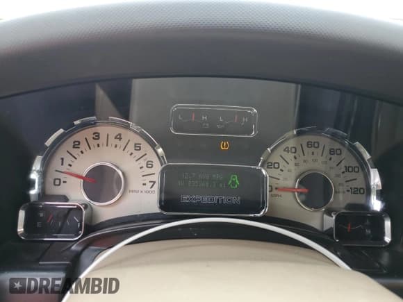 ✅ 2011 Ford Expedition XLT • VIN: 1FMJU1J54BEF02312 • Lot: 67551635. Wystawiony na Copart z przebiegiem 235 368 mil. Bezpłatny archiwum sprzedaży aukcyjnych z USA i szczegółowy raport historii pojazdu na DreamBid. Zdjęcie 9.