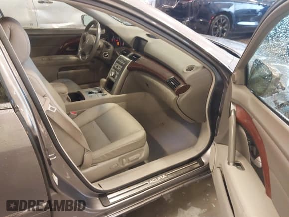 ✅ 2006 Acura RL • VIN: JH4KB16516C006973 • Lot: 43549341. Listed on IAAI with 204,315 mi. Free auction sales archive from the USA and detailed vehicle history report at DreamBid. Image 5.