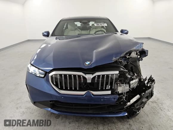 ✅ 2024 BMW 5 Series 530i • VIN: WBA43FJ05RCP84503 • Lot: 81787554. Listed on Copart with 20,200 mi. Free auction sales archive from the USA and detailed vehicle history report at DreamBid. Image 5.