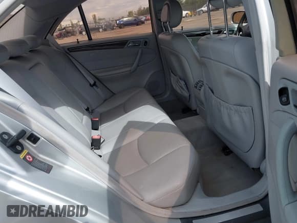 ✅ 2004 Mercedes-Benz C 320 • VIN: WDBRF64JX4F507615 • Лот: 43496597. Опубликован ранее на IAAI с пробегом 186 786 миль. Бесплатный доступ к архиву аукционных продаж из США и подробный отчёт об истории автомобиля на DreamBid. Изображение 8.