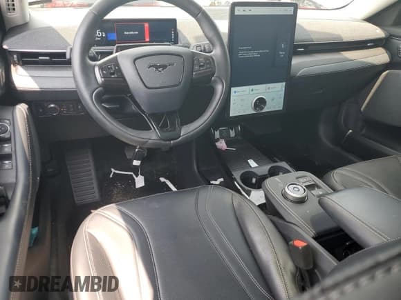 ✅ 2022 Ford Mustang Mach-E Premium • VIN: 3FMTK3SS2NMA17406 • Lot: 60129565. Listed on Copart with 28,940 mi. Free auction sales archive from the USA and detailed vehicle history report at DreamBid. Image 8.