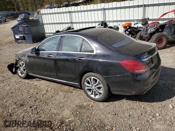 ✅ 2016 Mercedes-Benz C 300 • VIN: WDDWF4KB6GR150074 • Lot: 82326365. Wystawiony na Copart z przebiegiem 90 528 mil. Bezpłatny archiwum sprzedaży aukcyjnych z USA i szczegółowy raport historii pojazdu na DreamBid. Zdjęcie 2.