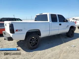 ✅ 2005 Chevrolet Silverado 1500 Z71 • VIN: 1GCEK19B45Z332746 • Лот: 68049664. Опубликован ранее на Copart с пробегом 229 402 миль. Бесплатный доступ к архиву аукционных продаж из США и подробный отчёт об истории автомобиля на DreamBid. Изображение 3.