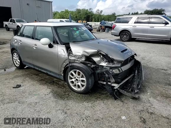 ✅ 2017 MINI Hardtop 4 Door Cooper S • VIN: WMWXU3C33H2F49279 • Lot: 71969455. Listed on Copart with 65,793 mi. Free auction sales archive from the USA and detailed vehicle history report at DreamBid. Image 13.