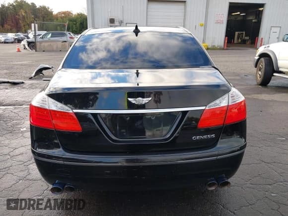 ✅ 2011 Hyundai Genesis • VIN: KMHGC4DE3BU145981 • Лот: 43583371. Опубликован ранее на IAAI с пробегом 97 937 миль. Бесплатный доступ к архиву аукционных продаж из США и подробный отчёт об истории автомобиля на DreamBid. Изображение 17.