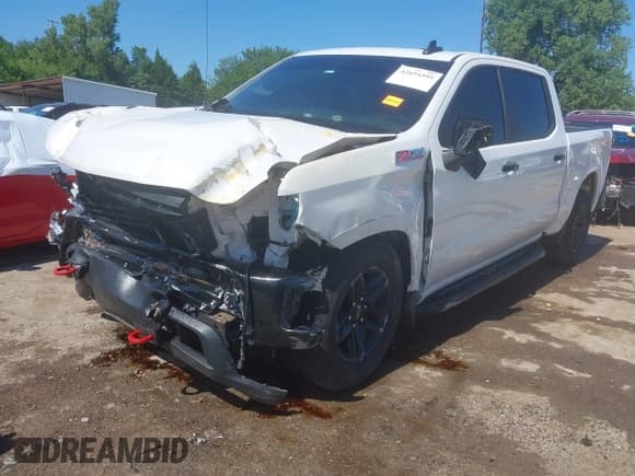 ✅ 2019 Chevrolet Silverado 1500 LT Trail Boss • VIN: 1GCPYFED0KZ349292 • Lot: 42694395. Wystawiony na IAAI z przebiegiem 118 377 mil. Bezpłatny archiwum sprzedaży aukcyjnych z USA i szczegółowy raport historii pojazdu na DreamBid. Zdjęcie 18.