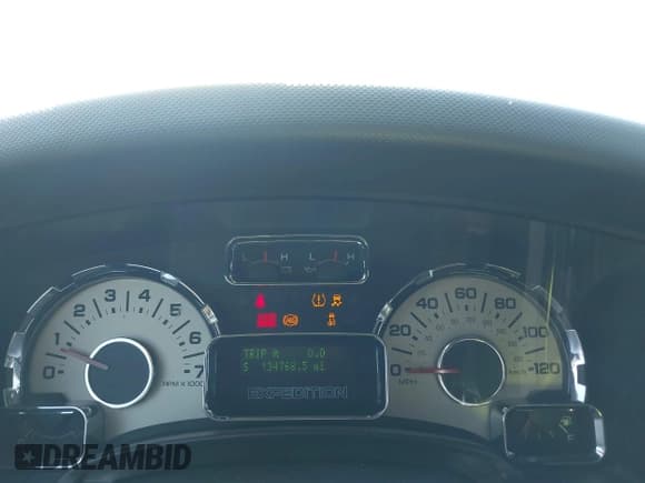 ✅ 2013 Ford Expedition Limited • VIN: 1FMJU1K54DEF28832 • Lot: 41963482. Listed on IAAI with 134,768 mi. Free auction sales archive from the USA and detailed vehicle history report at DreamBid. Image 15.