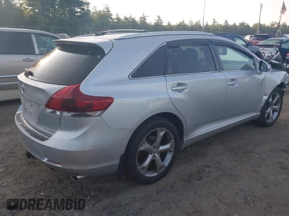 ✅ 2013 Toyota Venza LE • VIN: 4T3BK3BBXDU090889 • Lot: 42958422. Wystawiony na IAAI z przebiegiem 155 950 mil. Bezpłatny archiwum sprzedaży aukcyjnych z USA i szczegółowy raport historii pojazdu na DreamBid. Zdjęcie 4.