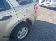 ✅ 2011 Ford Escape XLT • VIN: 1FMCU0DG7BKA31127 • Lot: 43387340. Listed on IAAI with 223,498 mi. Free auction sales archive from the USA and detailed vehicle history report at DreamBid. Image 6.