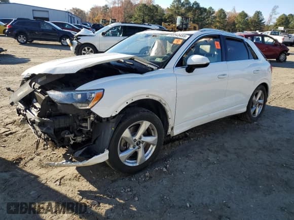 ✅ 2021 Audi Q3 Premium • VIN: WA1AUCF38M1063286 • Lot: 93543455. Listed on Copart with 90,322 mi. Free auction sales archive from the USA and detailed vehicle history report at DreamBid. Image 1.