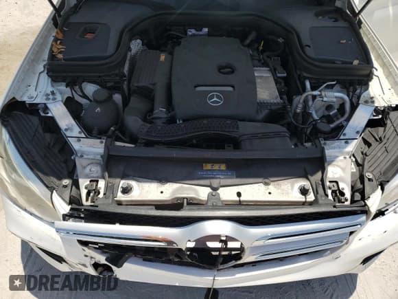 ✅ 2019 Mercedes-Benz GLC 300 • VIN: WDC0G4JB4KV147151 • Lot: 58030055. Listed on Copart with 51,472 mi. Free auction sales archive from the USA and detailed vehicle history report at DreamBid. Image 12.