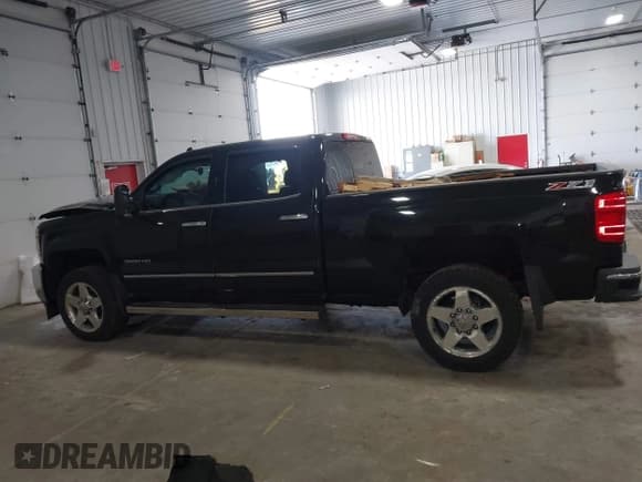 ✅ 2015 Chevrolet Silverado 2500HD LTZ • VIN: 1GC1KWE82FF136071 • Lot: 42097783. Listed on IAAI with 160,887 mi. Free auction sales archive from the USA and detailed vehicle history report at DreamBid. Image 14.