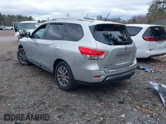 ✅ 2016 Nissan Pathfinder S • VIN: 5N1AR2MM7GC609075 • Lot: 41936684. Listed on IAAI with 114,968 mi. Free auction sales archive from the USA and detailed vehicle history report at DreamBid. Image 3.