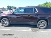 ✅ 2022 Chevrolet Traverse LT • VIN: 1GNEVHKW1NJ123001 • Lot: 42672210. Wystawiony na IAAI z przebiegiem 39 196 mil. Bezpłatny archiwum sprzedaży aukcyjnych z USA i szczegółowy raport historii pojazdu na DreamBid. Zdjęcie 14.
