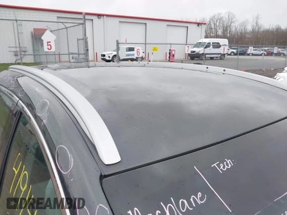 ✅ 2020 Chevrolet Bolt EV Premier • VIN: 1G1FZ6S0XL4138070 • Lot: 41914556. Wystawiony na IAAI z przebiegiem 26 332 mil. Bezpłatny archiwum sprzedaży aukcyjnych z USA i szczegółowy raport historii pojazdu na DreamBid. Zdjęcie 6.