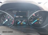 ✅ 2019 Ford Escape SE • VIN: 1FMCU9GD0KUA83578 • Lot: 43491998. Wystawiony na IAAI z przebiegiem 146 665 mil. Bezpłatny archiwum sprzedaży aukcyjnych z USA i szczegółowy raport historii pojazdu na DreamBid. Zdjęcie 7.