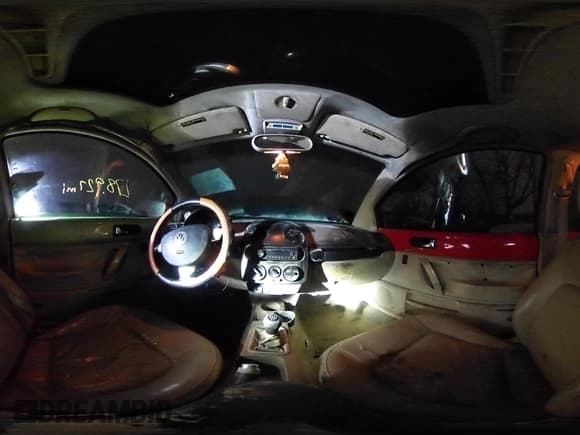 ✅ 2001 Volkswagen Beetle GLS • VIN: 3VWCP21C71M414255 • Lot: 41290299. Wystawiony na IAAI z przebiegiem 278 928 mil. Bezpłatny archiwum sprzedaży aukcyjnych z USA i szczegółowy raport historii pojazdu na DreamBid. Zdjęcie 18.