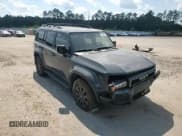 ✅ 2024 Toyota Land Cruiser • VIN: JTEABFAJ7RK010563 • Lot: 71545225. Wystawiony na Copart z przebiegiem 24 900 mil. Bezpłatny archiwum sprzedaży aukcyjnych z USA i szczegółowy raport historii pojazdu na DreamBid. Zdjęcie 14.