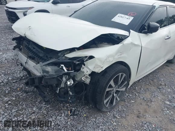 ✅ 2017 Nissan Maxima SR • VIN: 1N4AA6AP7HC390725 • Lot: 42817165. Wystawiony na IAAI z przebiegiem 115 823 mil. Bezpłatny archiwum sprzedaży aukcyjnych z USA i szczegółowy raport historii pojazdu na DreamBid. Zdjęcie 6.