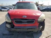 ✅ 2013 Kia Soul • VIN: KNDJT2A57D7579373 • Lot: 82697335. Wystawiony na Copart z przebiegiem 277 126 mil. Bezpłatny archiwum sprzedaży aukcyjnych z USA i szczegółowy raport historii pojazdu na DreamBid. Zdjęcie 5.