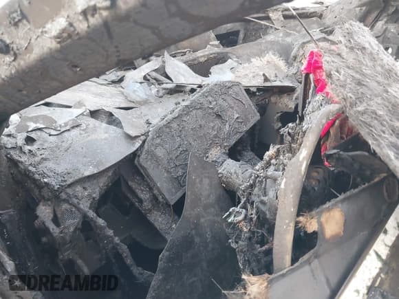 ✅ 2023 Chevrolet Corvette 2LT • VIN: 1G1YB2D42P5117591 • Lot: 40038011. Listed on IAAI with 4,000 mi. Free auction sales archive from the USA and detailed vehicle history report at DreamBid. Image 7.