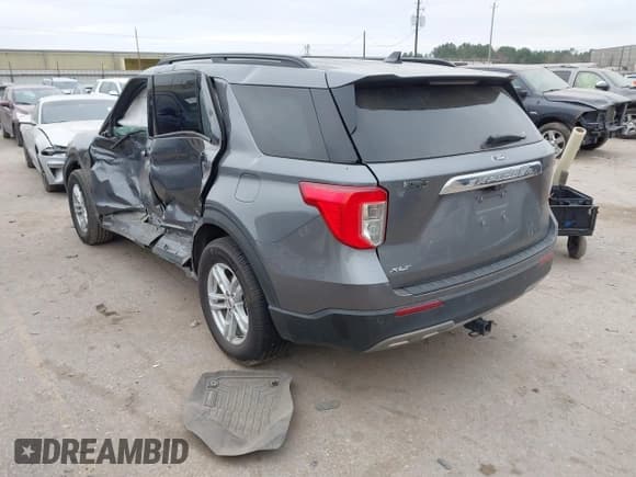 ✅ 2022 Ford Explorer XLT • VIN: 1FMSK7DH7NGA45992 • Lot: 41528896. Wystawiony na IAAI z przebiegiem Nie podano. Bezpłatny archiwum sprzedaży aukcyjnych z USA i szczegółowy raport historii pojazdu na DreamBid. Zdjęcie 3.