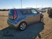 ✅ 2017 Kia Soul • VIN: KNDJN2A26H7468836 • Lot: 90420895. Wystawiony na Copart z przebiegiem 102 307 mil. Bezpłatny archiwum sprzedaży aukcyjnych z USA i szczegółowy raport historii pojazdu na DreamBid. Zdjęcie 3.