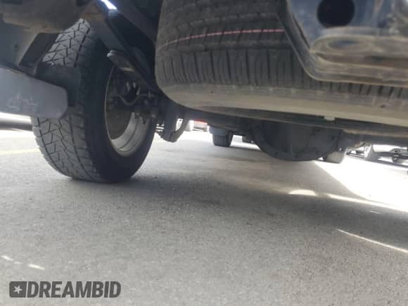 2021 Chevrolet Silverado 1500 LT z VIN 1GCUYDED9MZ101777, wystawiony jako IAAI lot #42533493 z przebiegiem 139 420 mil mil oraz . Historia ofert i sprzedaży dostępna na DreamBid. Obrazek 1.