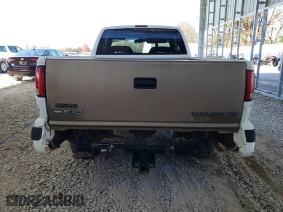 1997 Chevrolet S-10 LS с VIN 1GCDT19X3V8165967, выставлен на аукционе Copart как лот 81527634 с пробегом 228 491 миль миль и Списание • Salvage title. История ставок и продаж доступна на DreamBid. Изображение 6.