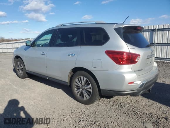 ✅ 2018 Nissan Pathfinder SV • VIN: 5N1DR2MM0JC623260 • Лот: 92077905. Опубликован ранее на Copart с пробегом 150 758 миль. Бесплатный доступ к архиву аукционных продаж из США и подробный отчёт об истории автомобиля на DreamBid. Изображение 2.