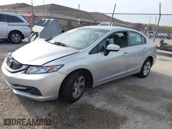 ✅ 2015 Honda Civic LX • VIN: 19XFB2F58FE049224 • Лот: 43619583. Опубликован ранее на IAAI с пробегом 140 096 миль. Бесплатный доступ к архиву аукционных продаж из США и подробный отчёт об истории автомобиля на DreamBid. Изображение 2.