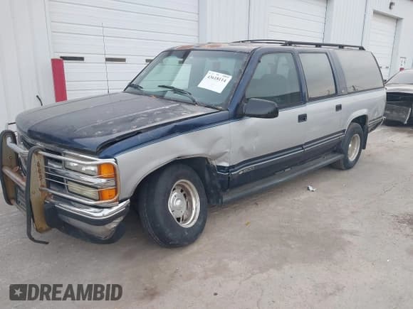 ✅ 1994 Chevrolet Suburban • VIN: 1GNEC16K5RJ305763 • Lot: 43618114. Listed on IAAI with 317,235 mi. Free auction sales archive from the USA and detailed vehicle history report at DreamBid. Image 2.