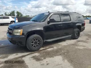 ✅ 2011 Chevrolet Suburban LT • VIN: 1GNSKJE31BR312586 • Lot: 82064165. Wystawiony na Copart z przebiegiem 267 036 mil. Bezpłatny archiwum sprzedaży aukcyjnych z USA i szczegółowy raport historii pojazdu na DreamBid. Zdjęcie 1.