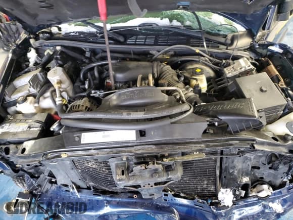 ✅ 2002 Chevrolet Blazer LS • VIN: 1GNCS13W4Y2188977 • Lot: 85123974. Wystawiony na Copart z przebiegiem 158 536 mil. Bezpłatny archiwum sprzedaży aukcyjnych z USA i szczegółowy raport historii pojazdu na DreamBid. Zdjęcie 13.